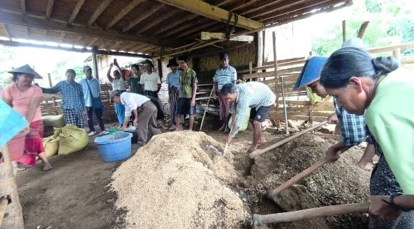 မျိုးစေ့များ ဖြန့်ဝေခြင်းနှင့် သဘာဝမြေဩဇာ ပြုလုပ်နည်း စာတွေ့/လက်တွေ့ နည်းပညာများ ပံ့ပိုးမှု သင်တန်း ပို့ချခြင်း